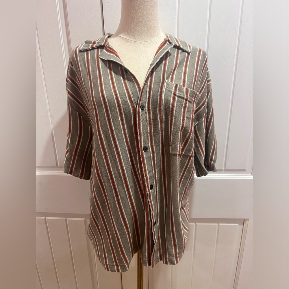 American Eagle Button Down Knitted Striped Collared Shirt Size Medium NWOT